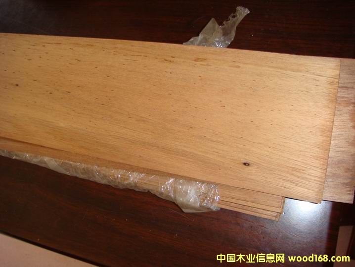 �R����ľ��Ƭ����Ƭ��