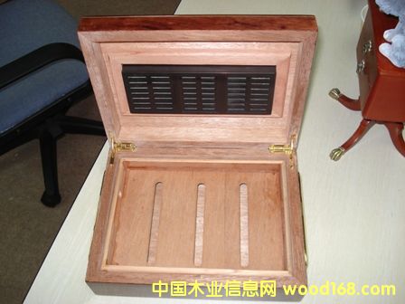 ѩ��ľ�е�Ԕ����B