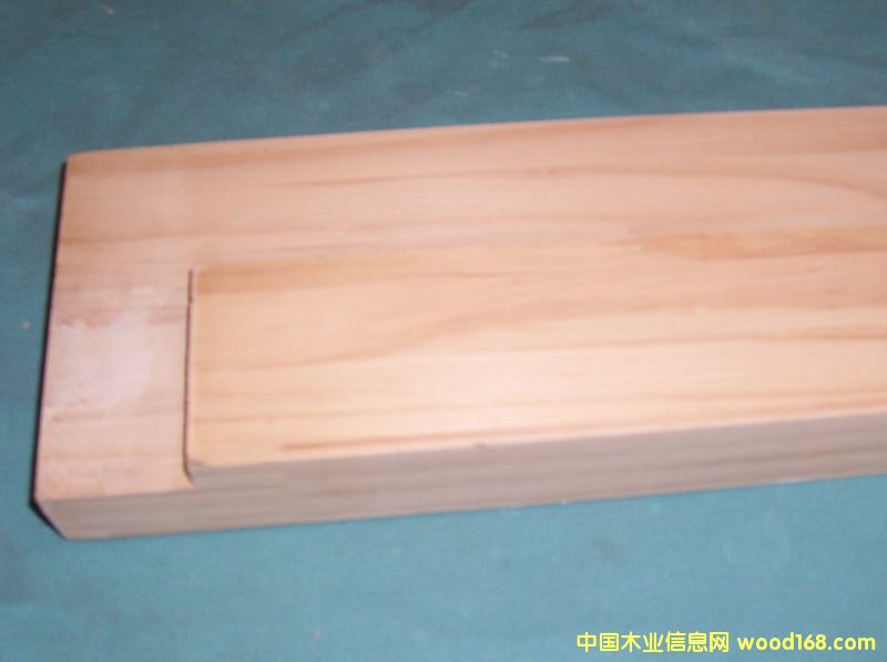 �����m���T��New Zealand Pine doorfra