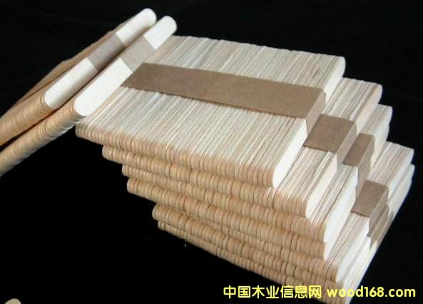 ѩ���   Ӣ�_(d��)ľ�I(y��)��Ԕ��(x��)��B