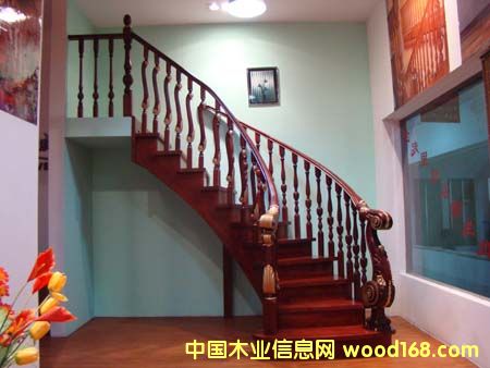 ���ʘ��� ��ľ���� �������m��Ԕ����B