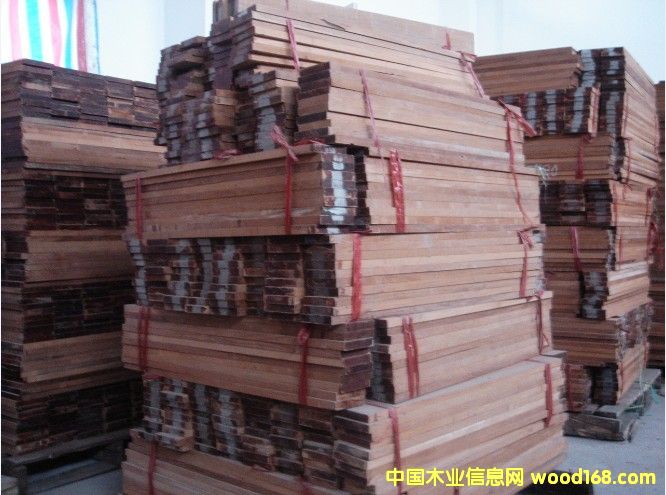 ��ľ�ذ�ë�������ϵ�Ԕ��(x��)��B