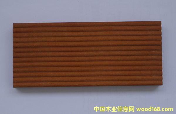 [��] ���l(f��)�R������ɽ��ľ