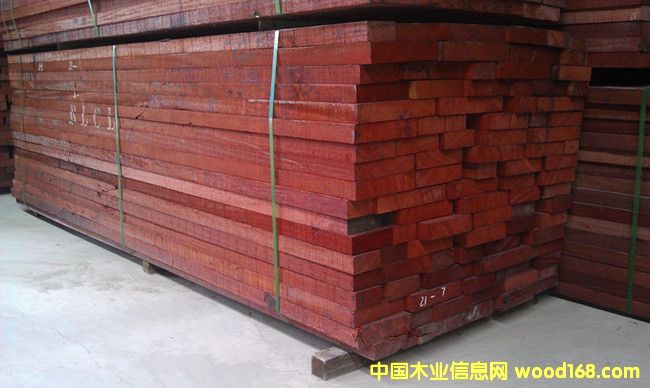 �t������