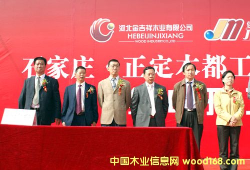 500x341<www.zd...>ʯ���f������ľ�����I(y��)�@