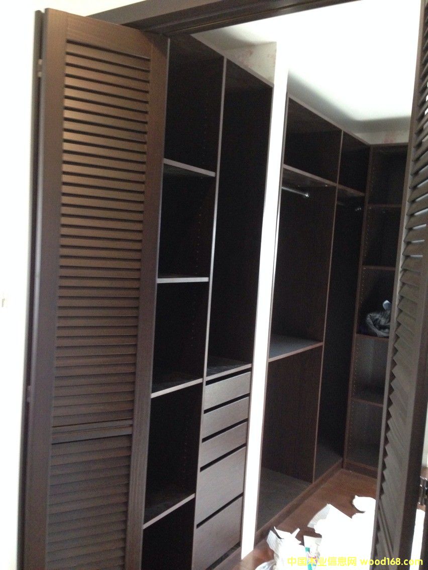  �Ϻ������u��ʽľ�Y���e������(n��i)���b�޵�Ԕ����B