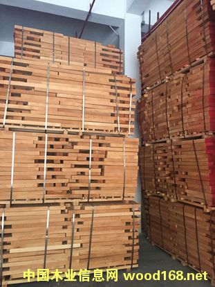 [��] AB���W���M(j��n)�ڙ�ľ����0.3-0.8M