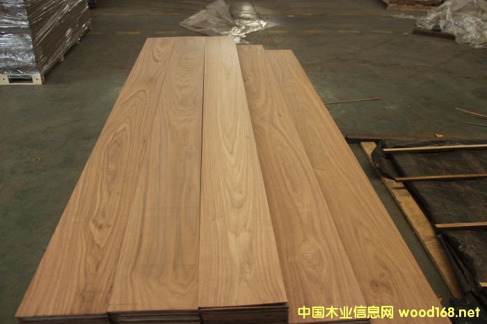 �ں�����б���