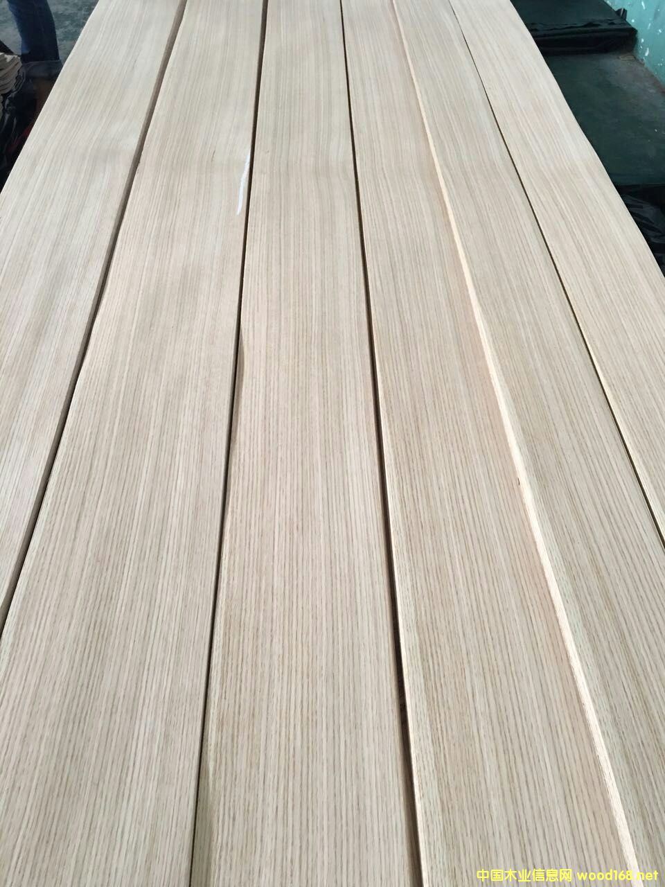 ����ֱ�y��ȻľƤ