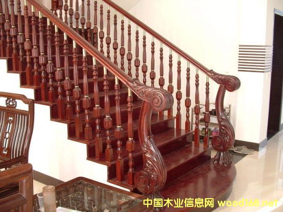 [��] ���Ϙ���̤�塢�����t���Ҍ�(sh��)ľ̤�����؃r���l(f��)