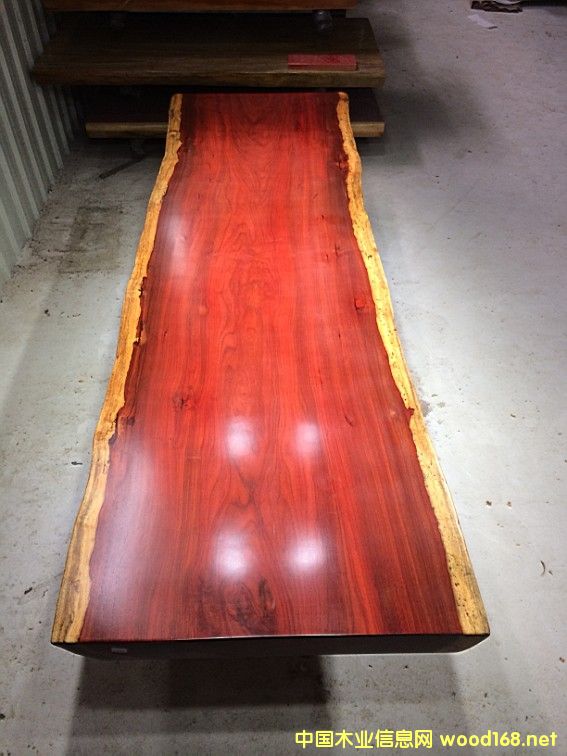 �t������