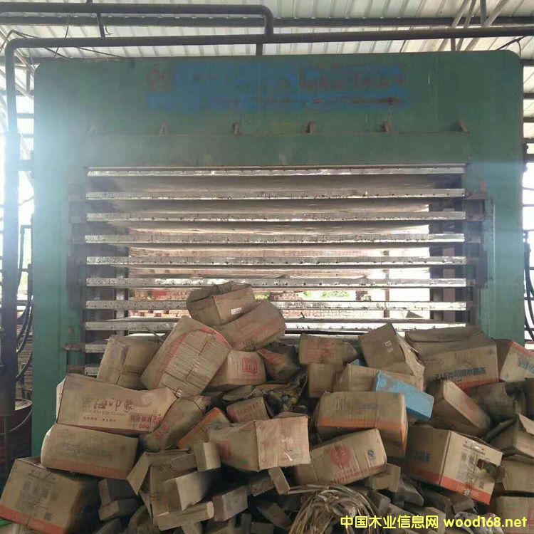 [��] 8-9���������A�ɮa(ch��n)3*6��15�Ӷ���ľ�I(y��)�ቺ�C