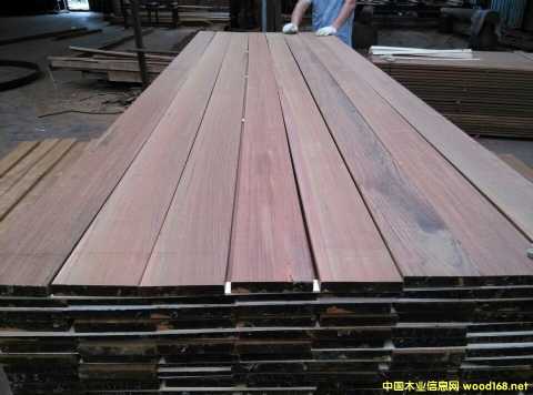 ����@�־��^��