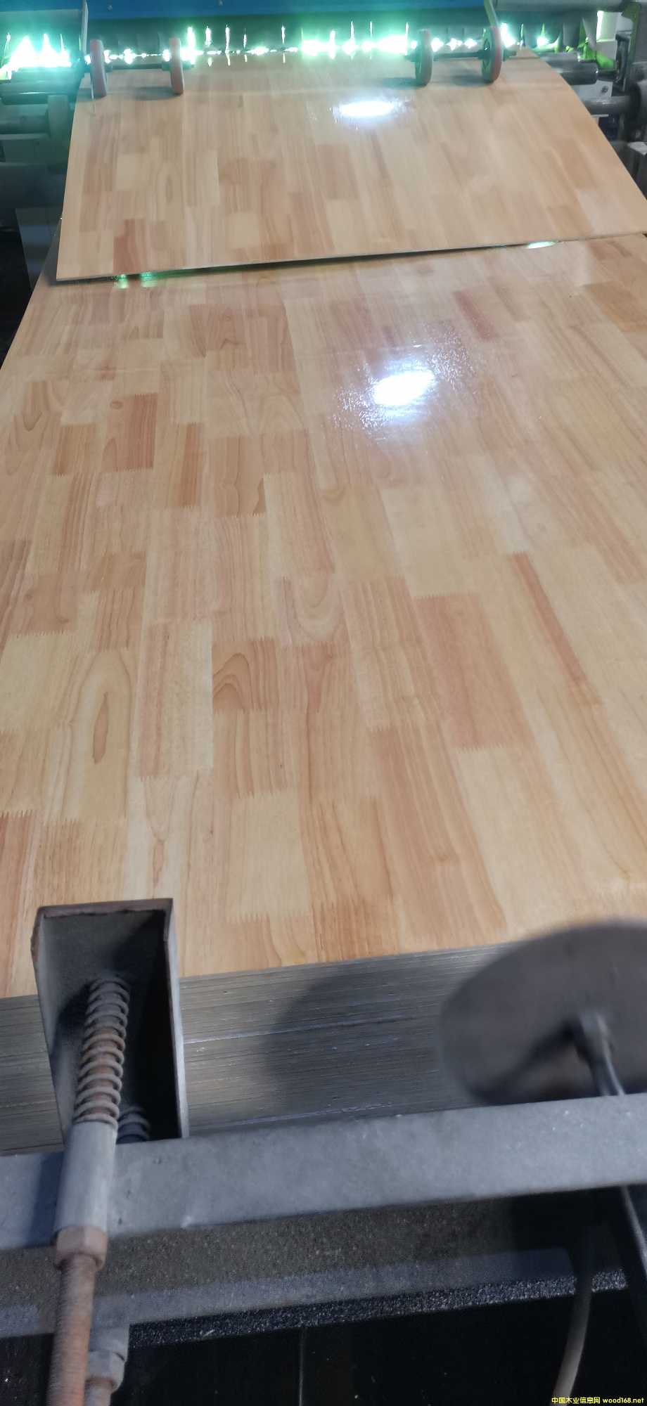 ����UV��