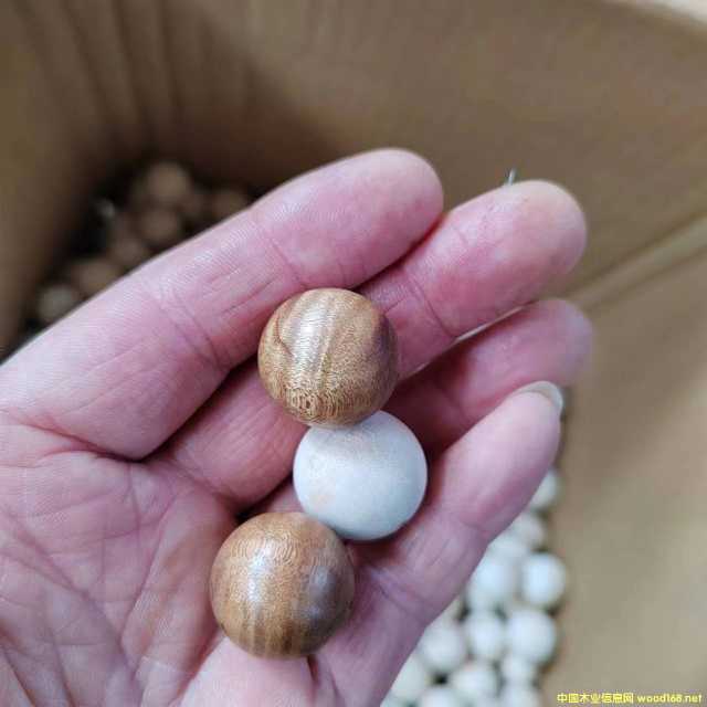 ľ����ľ�ĸ�ɫ�� ������(ji��n)�� ����ɫ